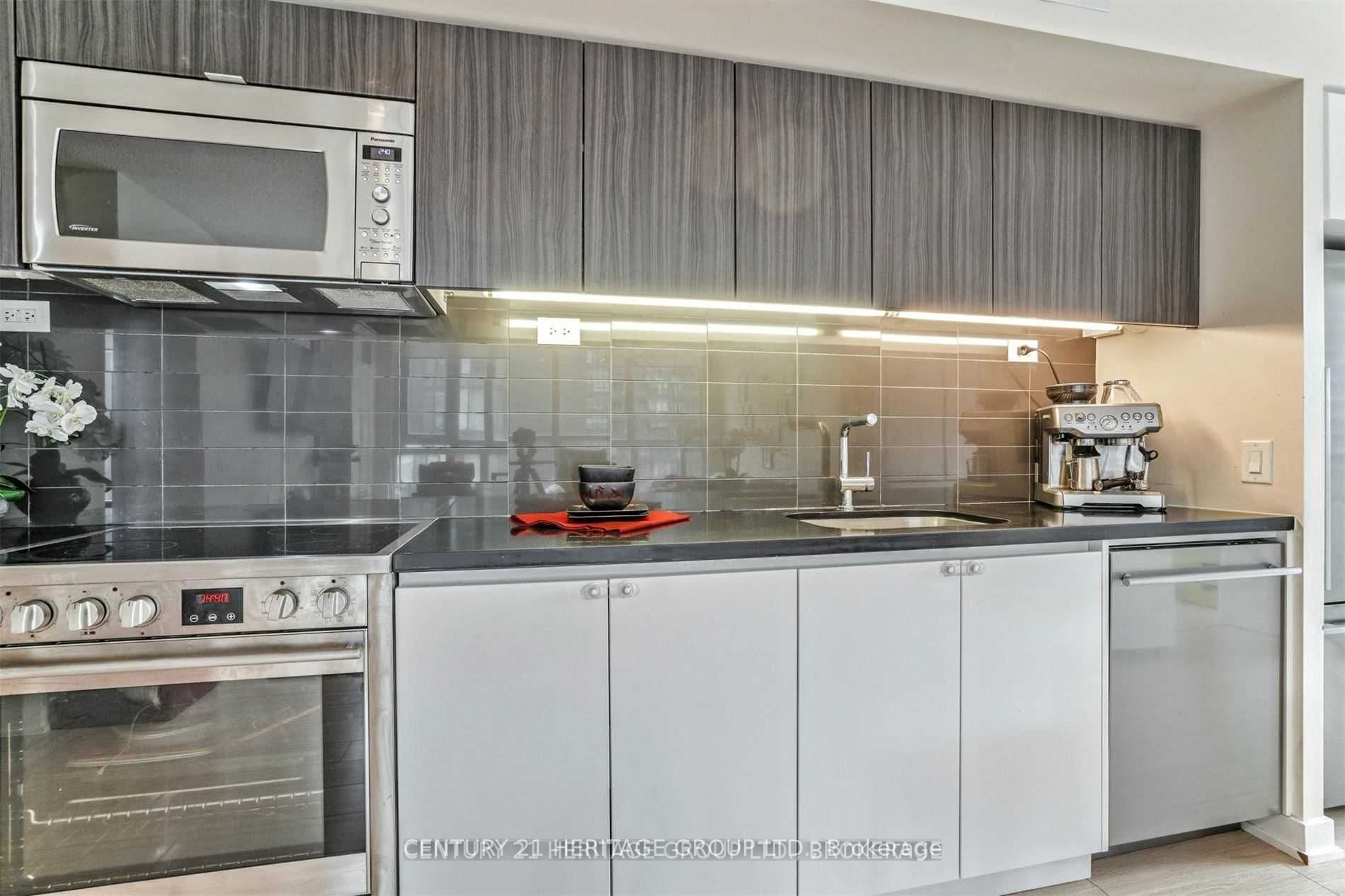 85 Queens Wharf Rd, #806
