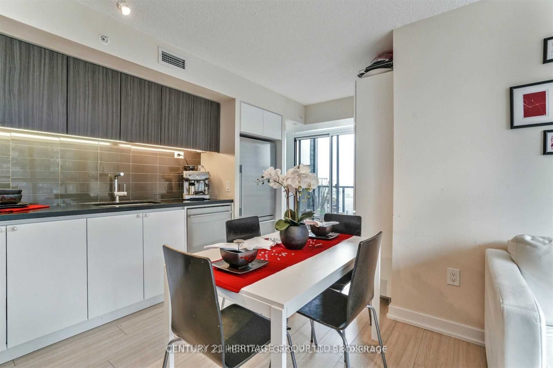 85 Queens Wharf Rd, #806