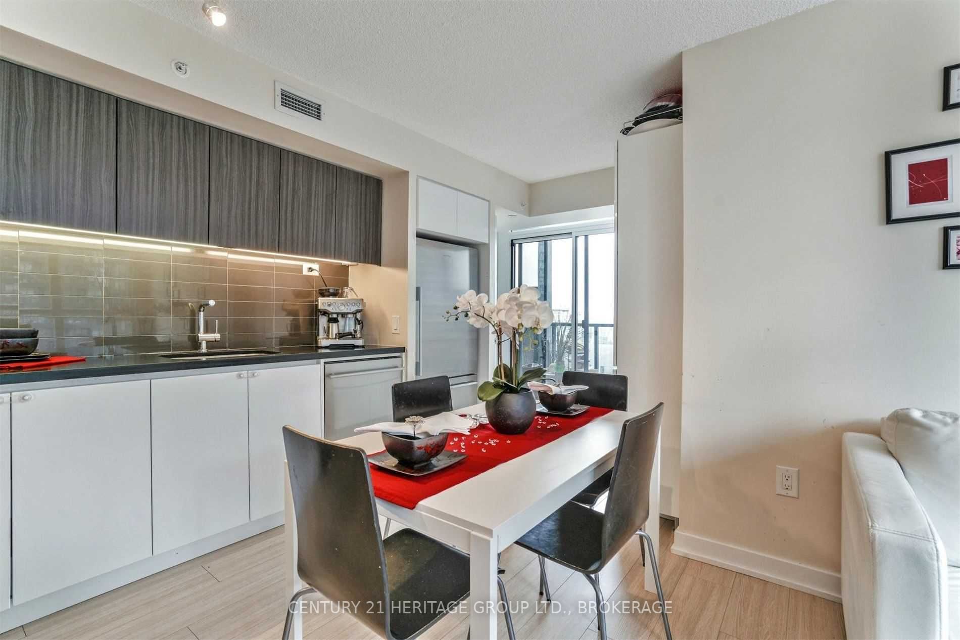 85 Queens Wharf Rd, #806