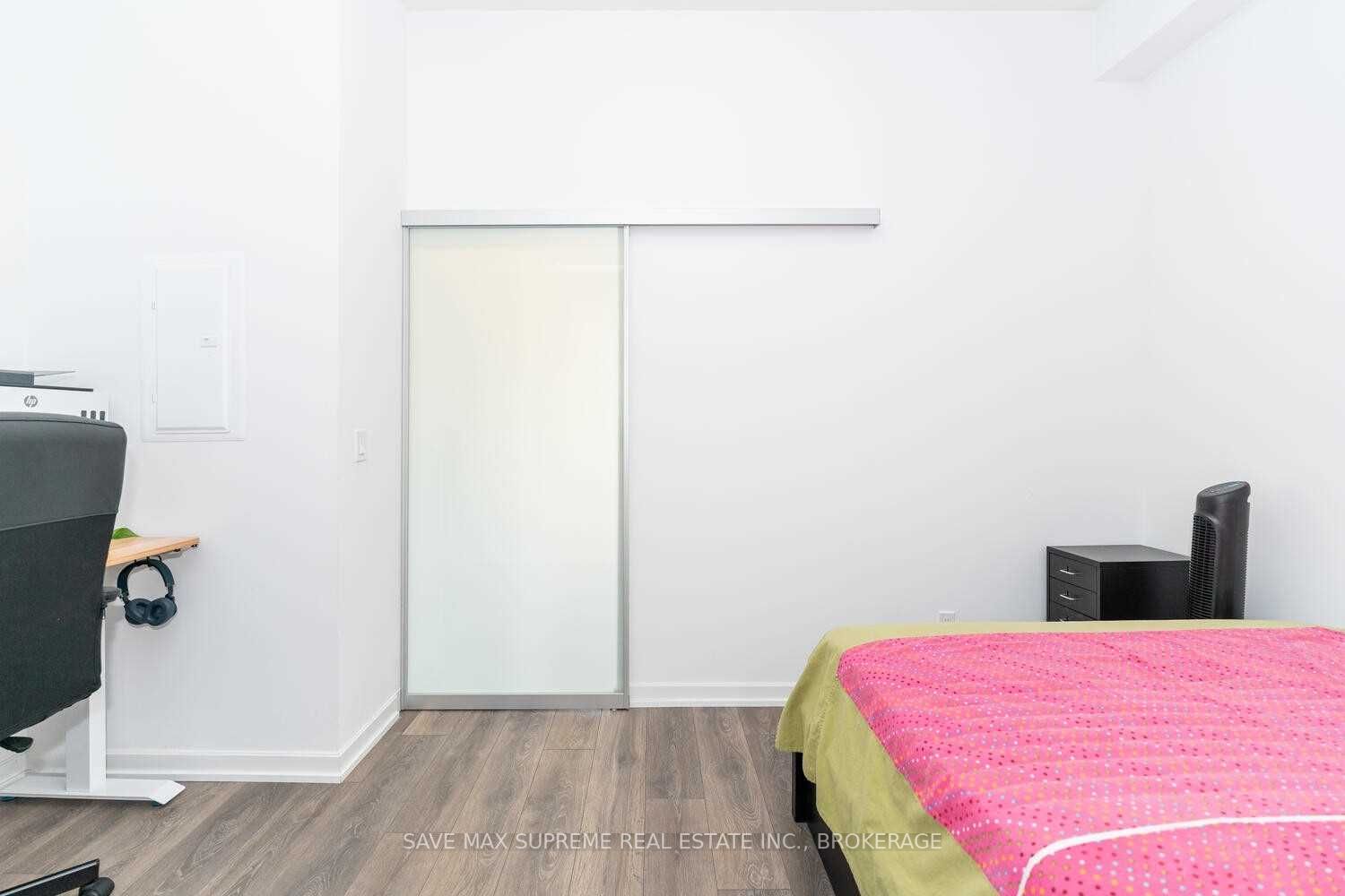 32 Forest Manor Rd, #209