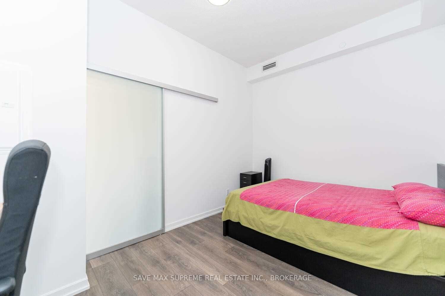 32 Forest Manor Rd, #209