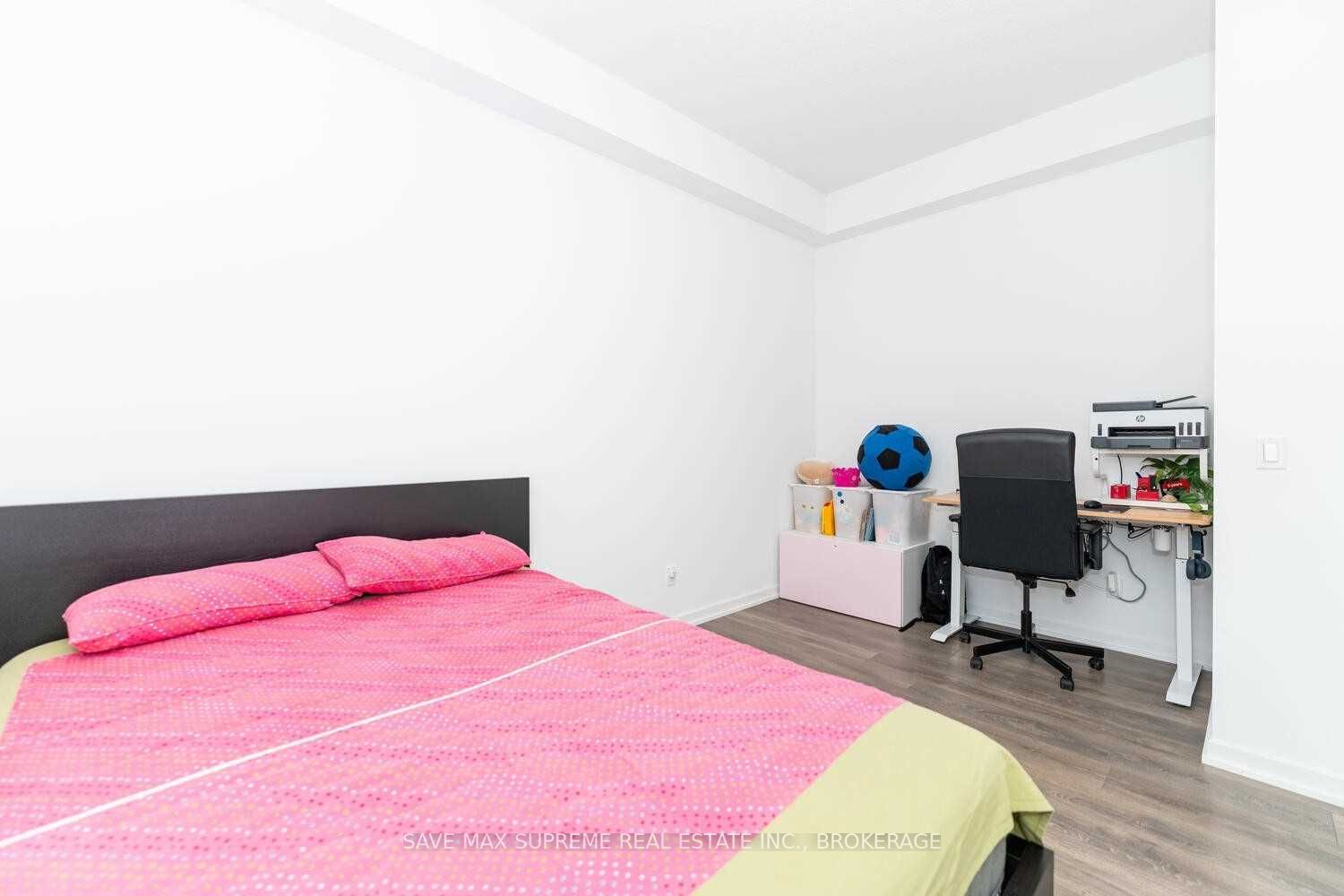 32 Forest Manor Rd, #209