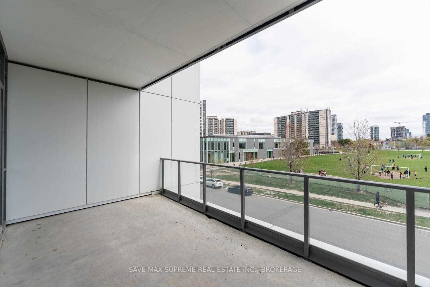 32 Forest Manor Rd, #209