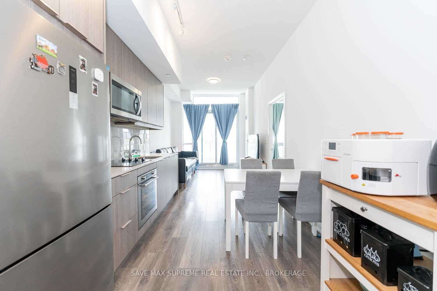 32 Forest Manor Rd, #209