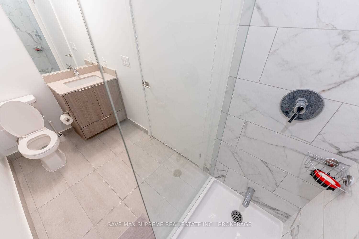 32 Forest Manor Rd, #209