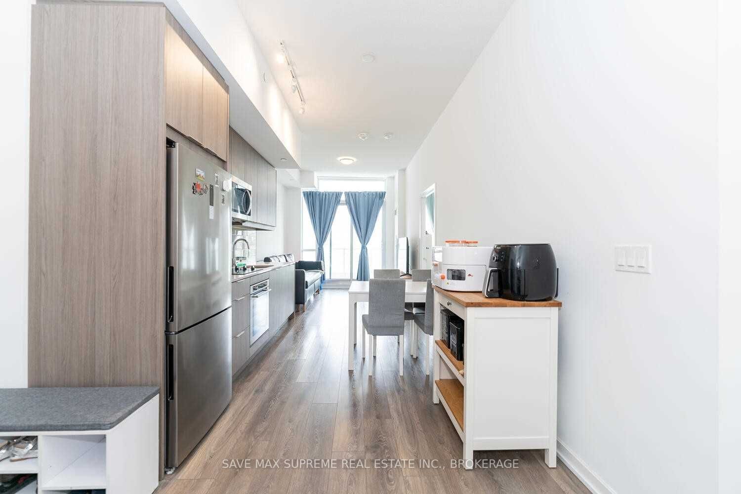 32 Forest Manor Rd, #209