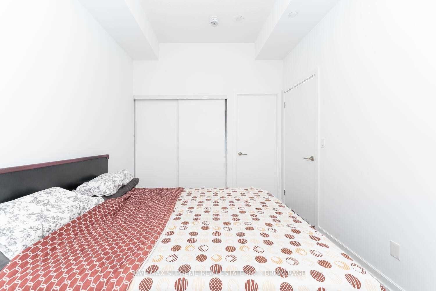 32 Forest Manor Rd, #209