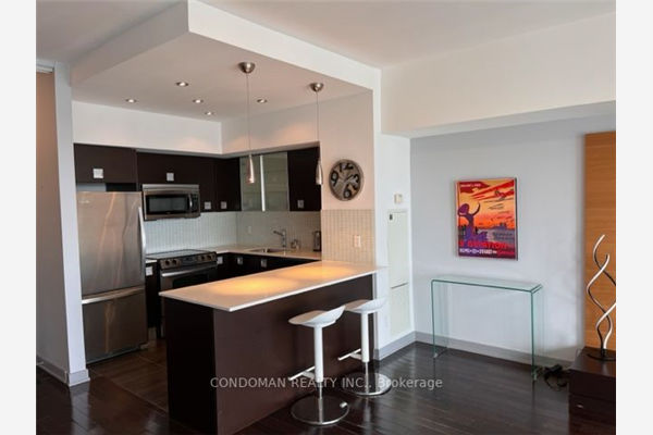 33 Charles St E, Toronto