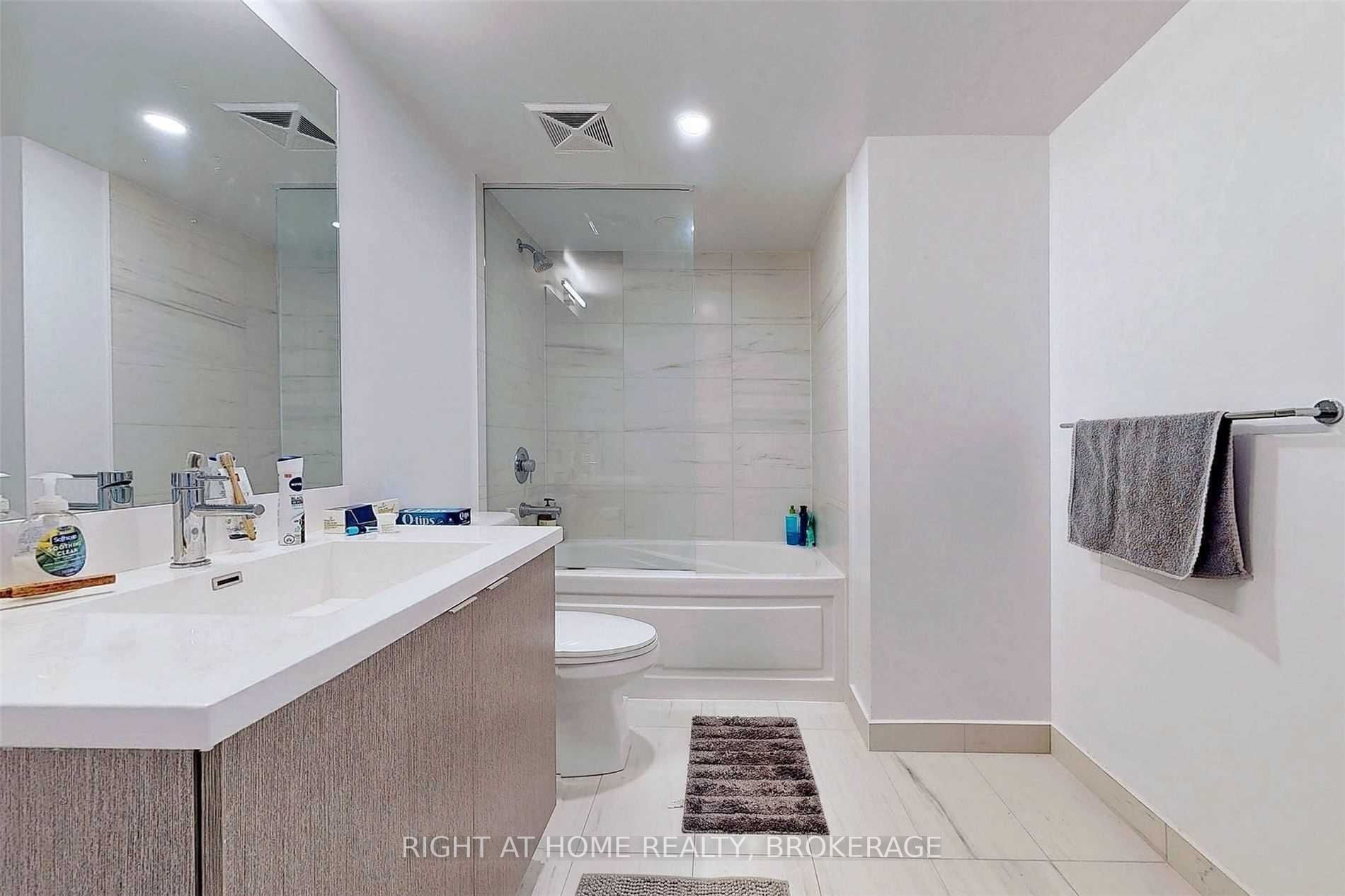 219 Dundas St E, #1709