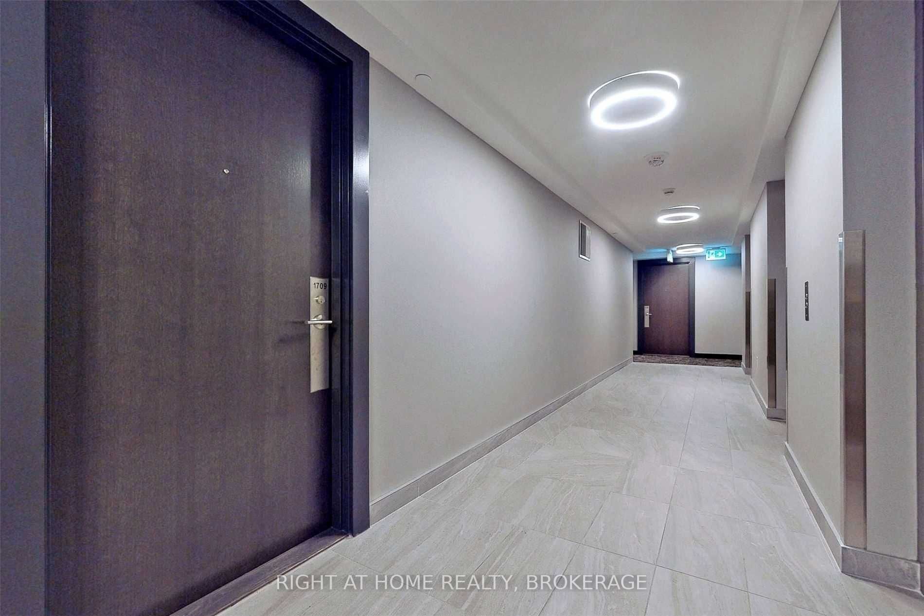 219 Dundas St E, #1709