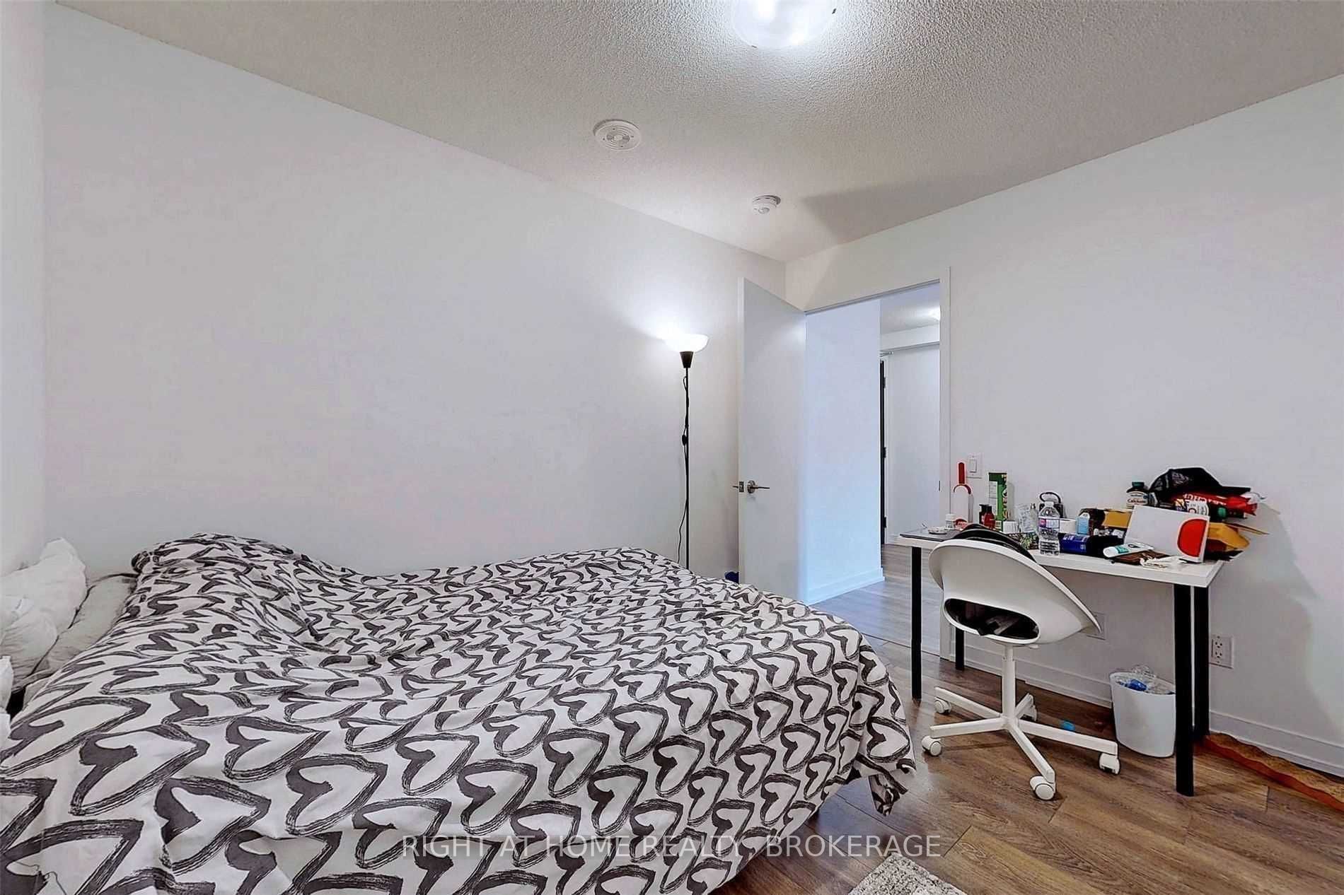 219 Dundas St E, #1709