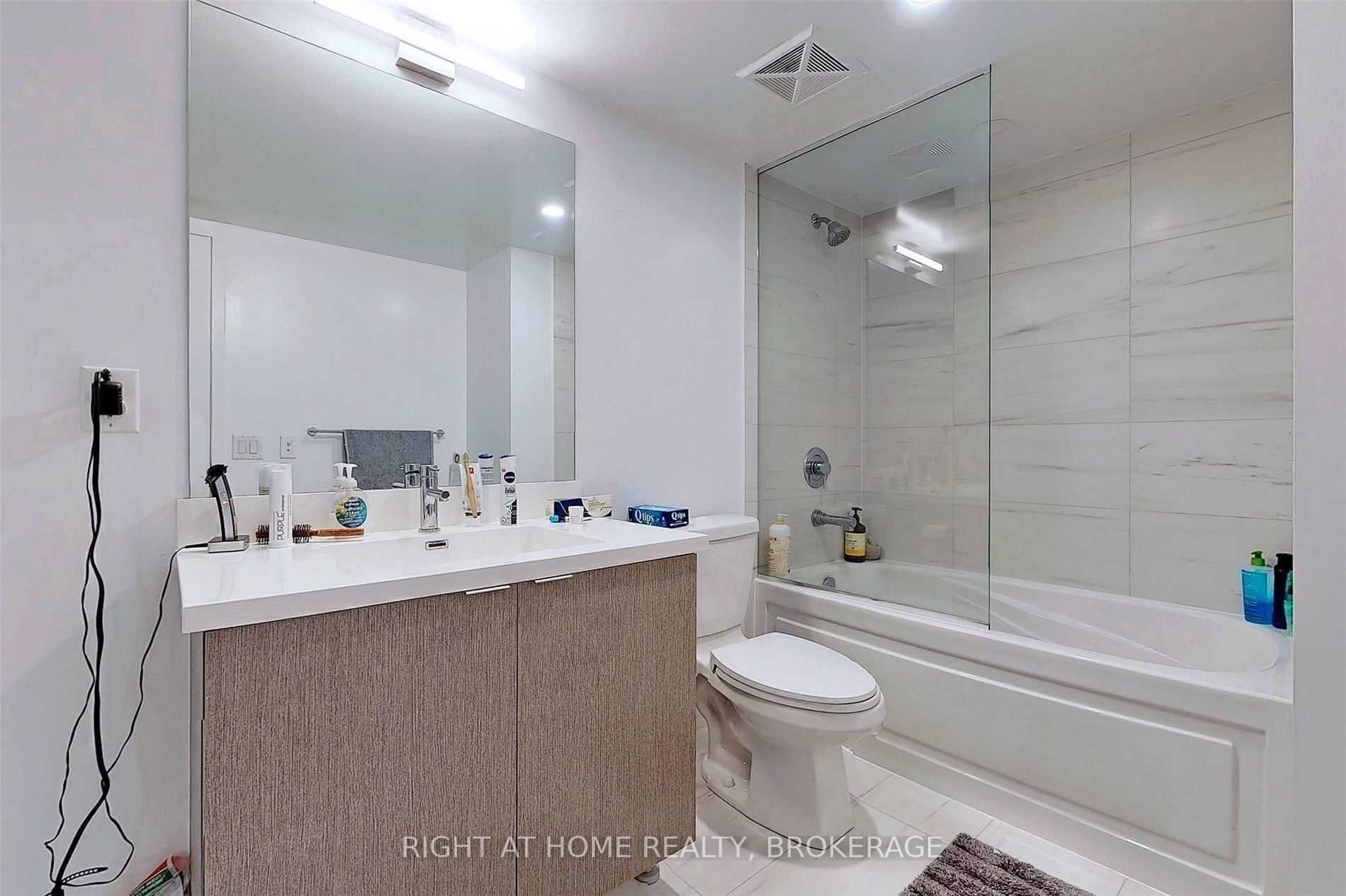 219 Dundas St E, #1709