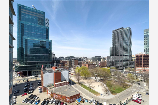 352 Front St W, Toronto