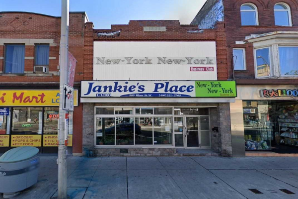 985 Bloor St W, Toronto