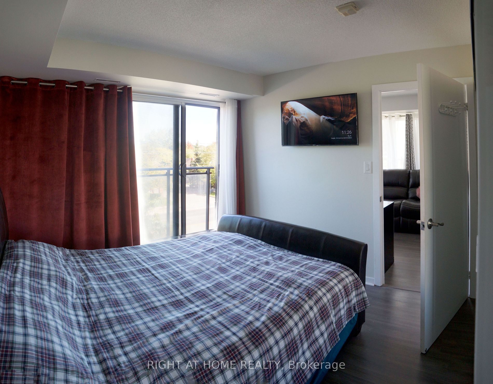801 Sheppard Ave W, #302