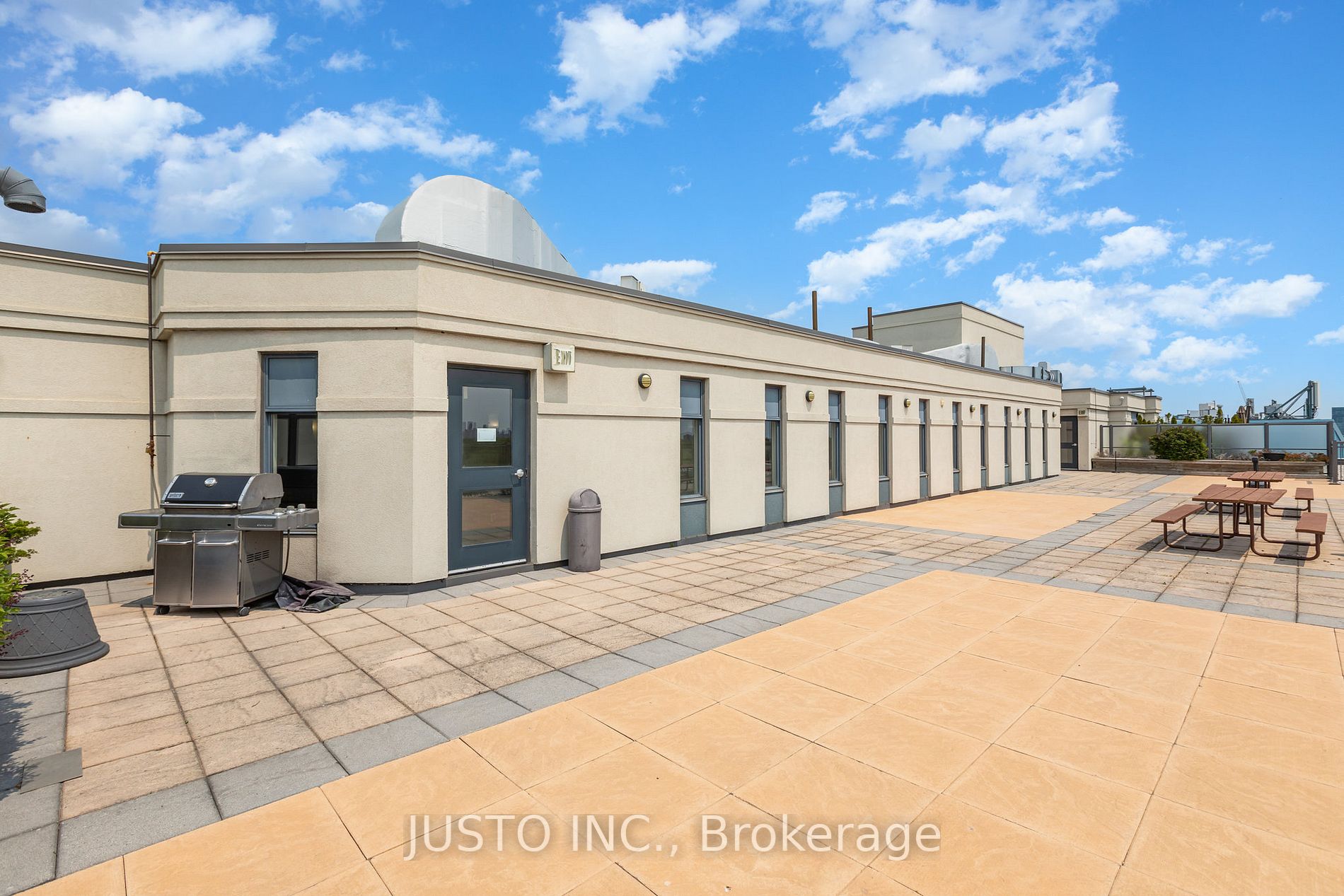 872 Sheppard Ave W, #711