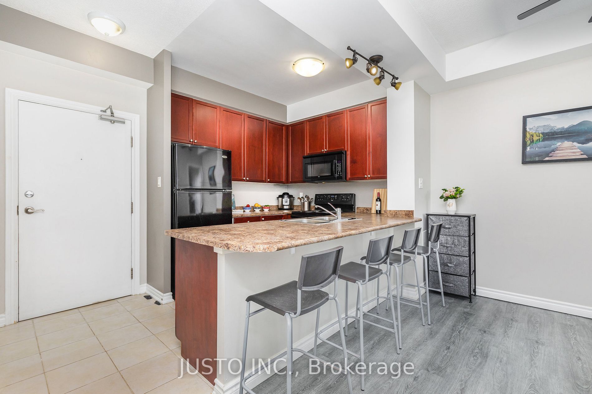 872 Sheppard Ave W, #711