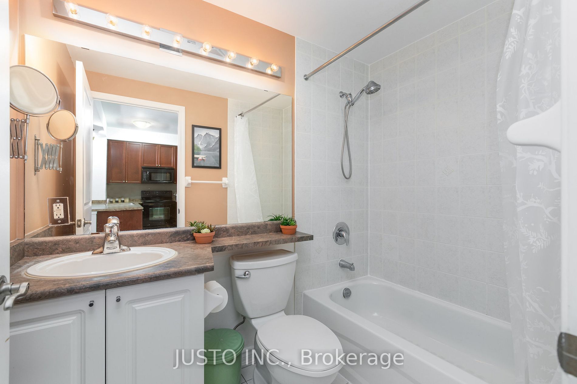 872 Sheppard Ave W, #711