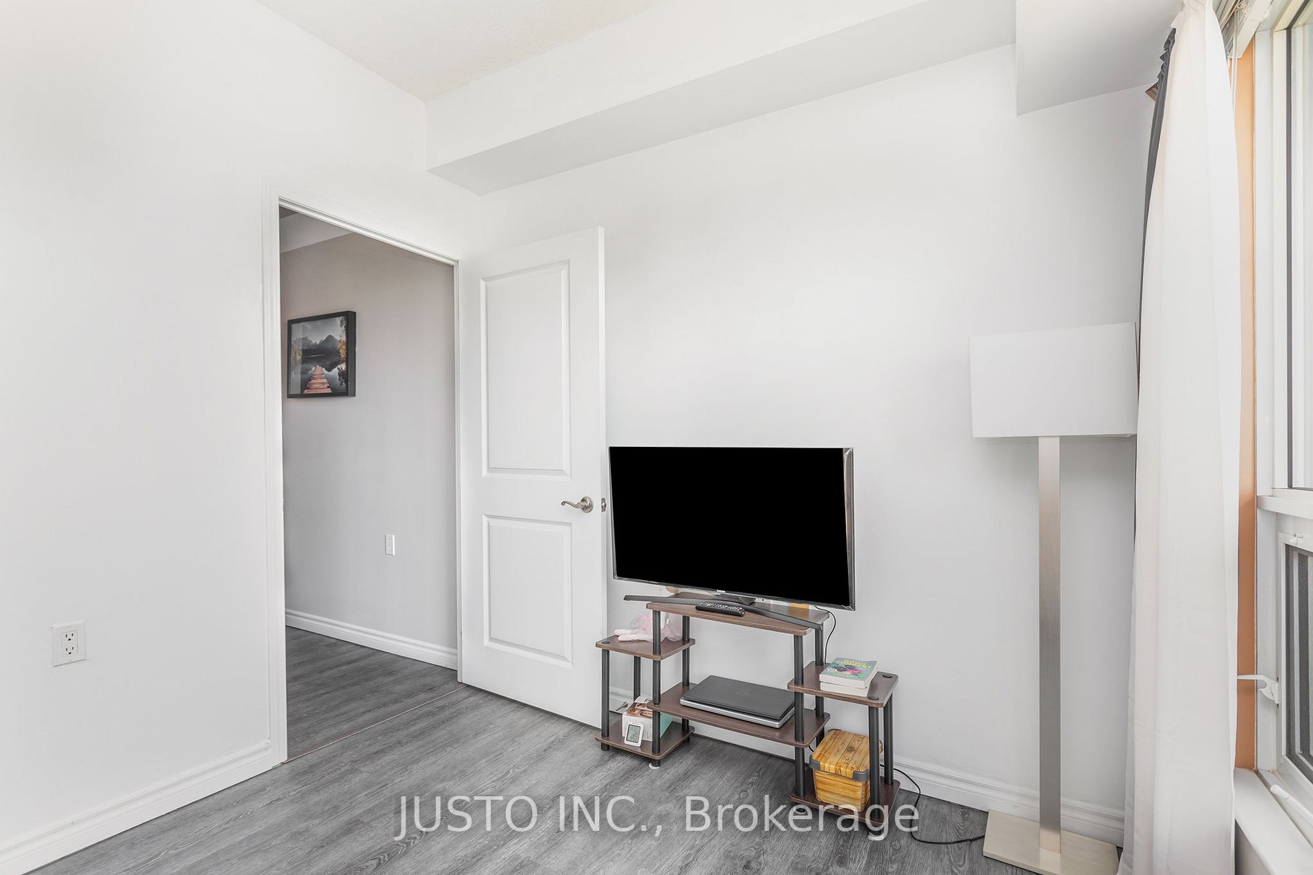 872 Sheppard Ave W, #711