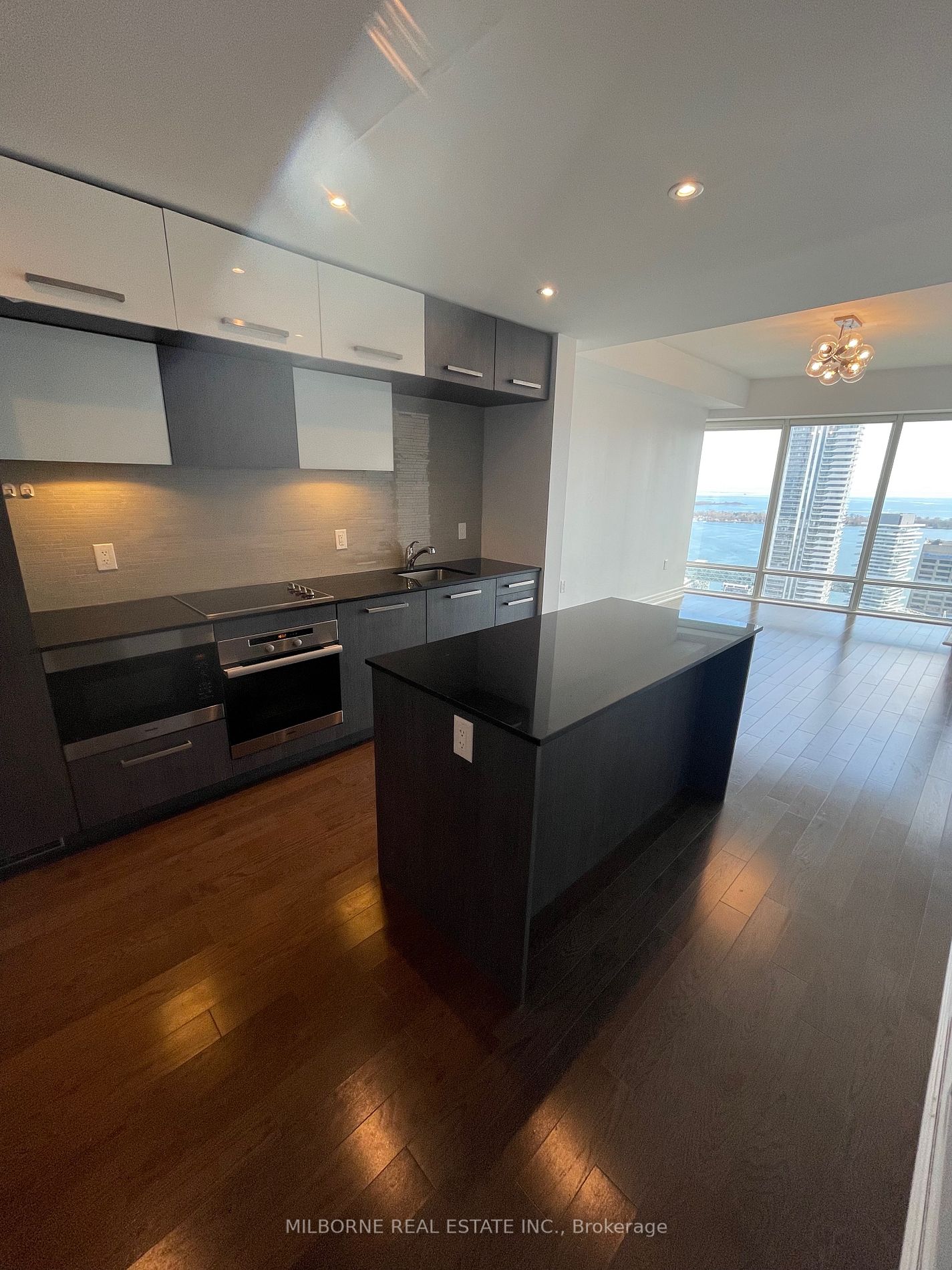 8 The Esplanade Ave, #4311