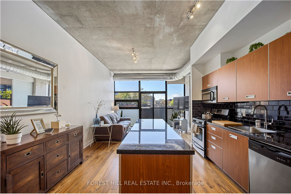 60 Bathurst St, Toronto