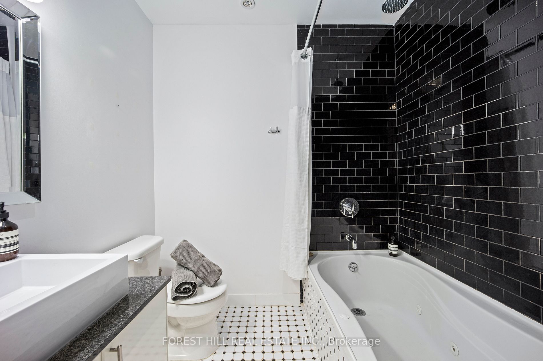 Listing C6041180 - Large Photo # 12