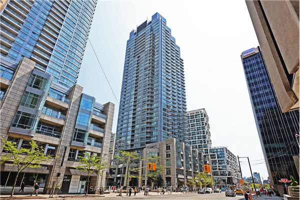 2181 Yonge St, Toronto