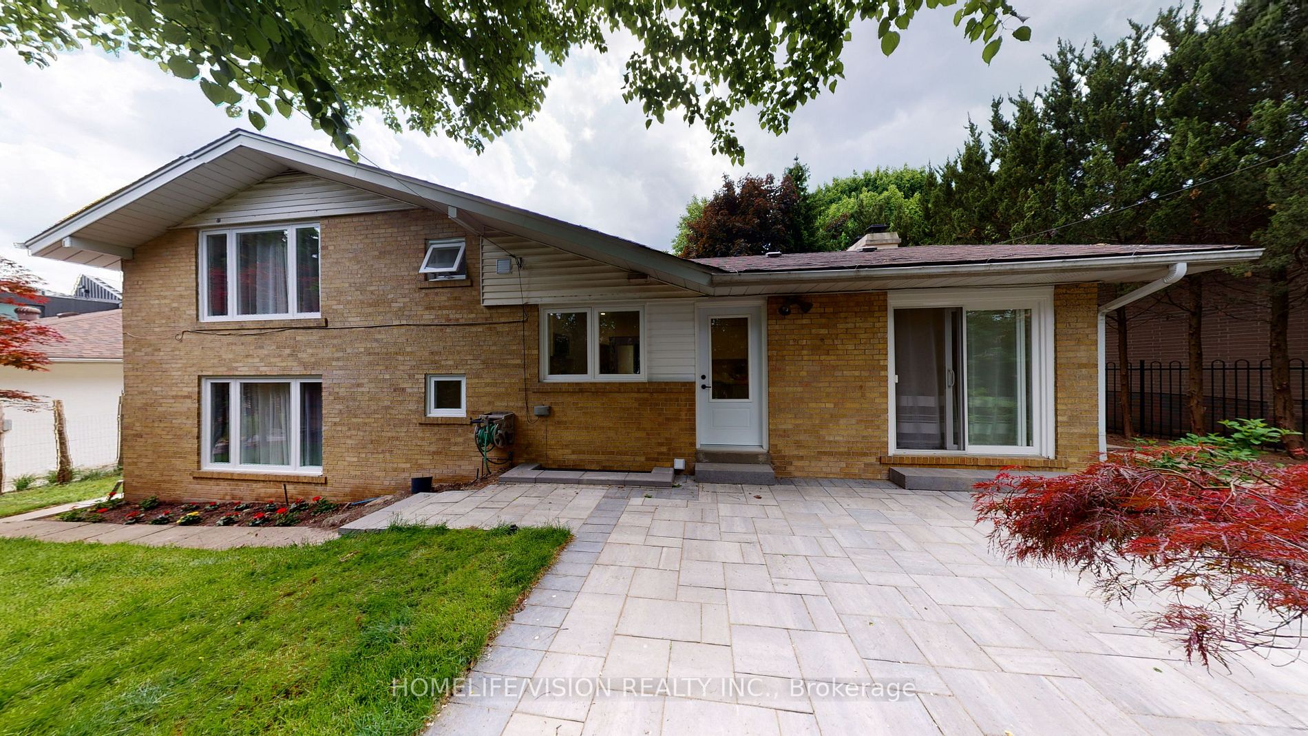 12 Flaremore Crescent