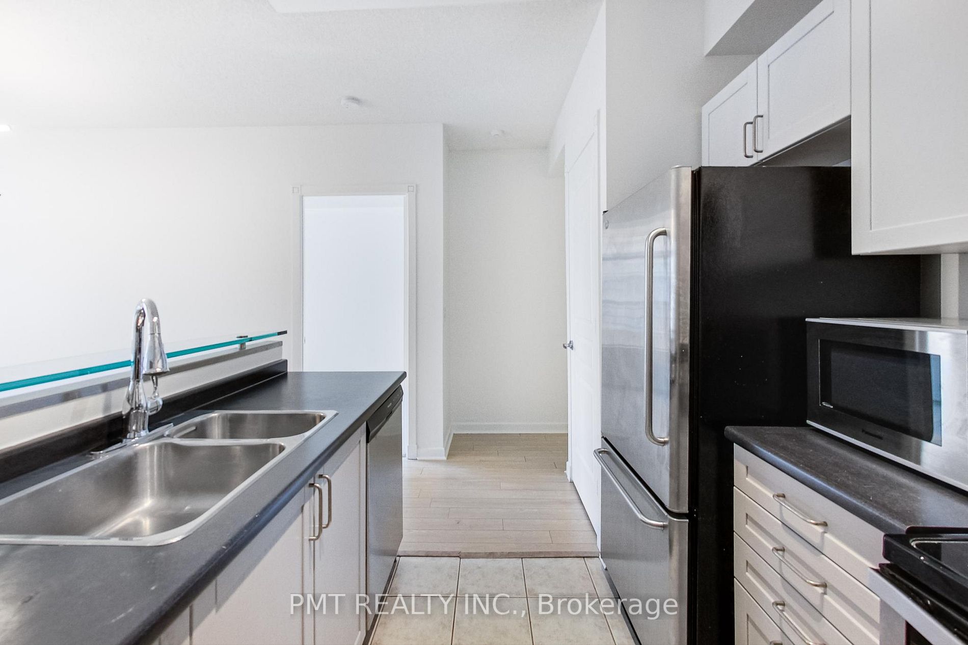 438 Richmond St W, #306