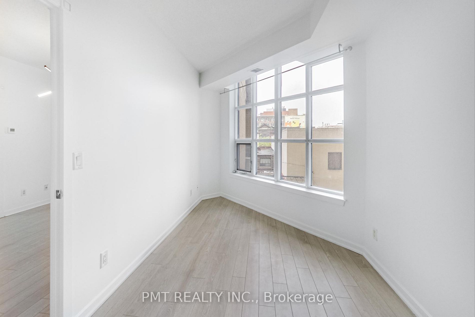 438 Richmond St W, #306