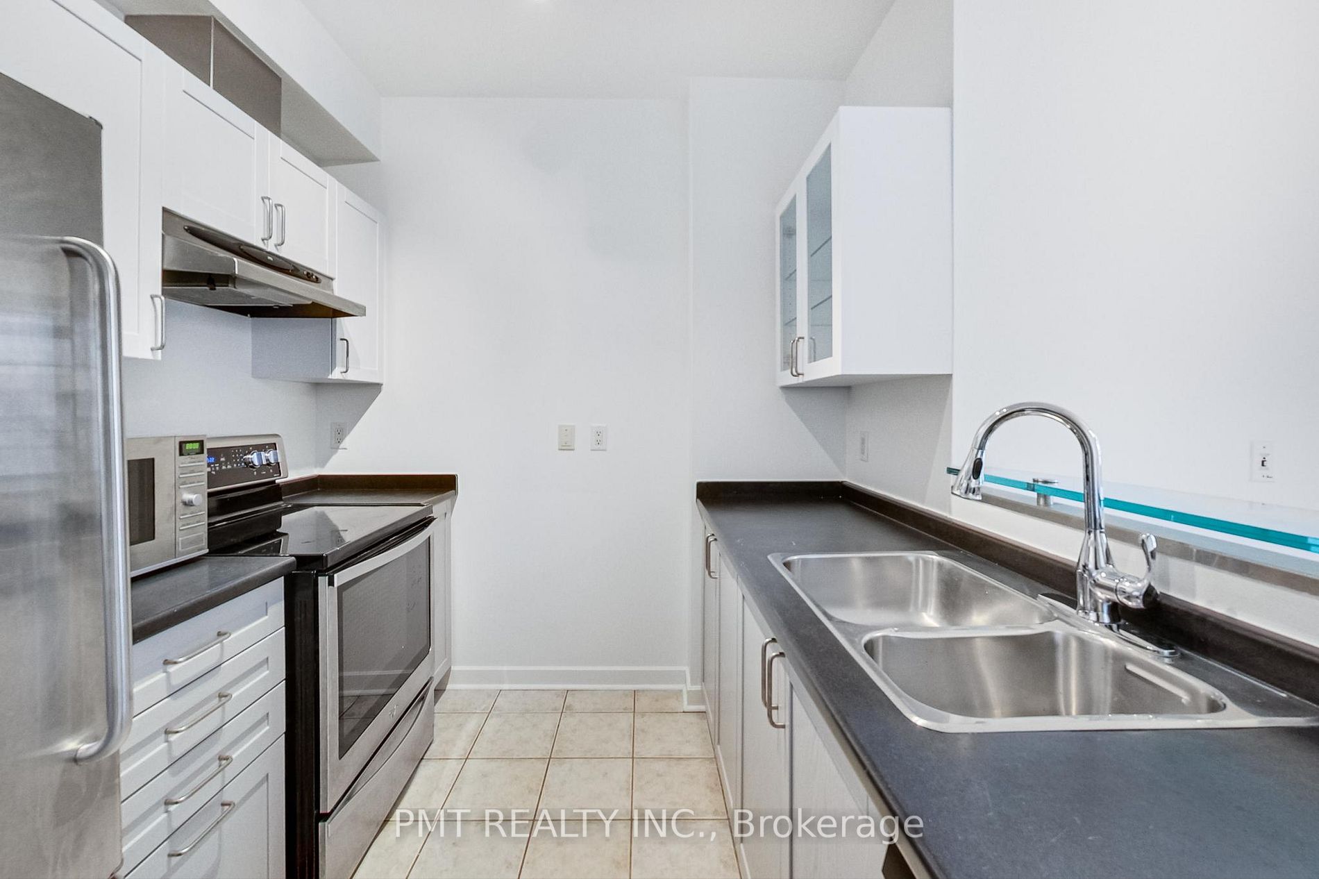 438 Richmond St W, #306
