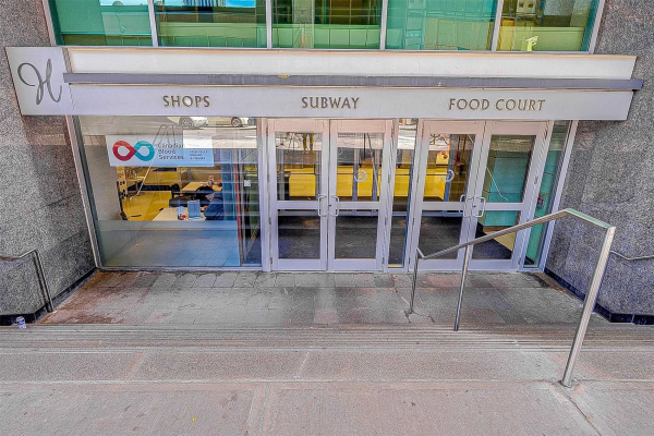 2 Bloor St E, Toronto