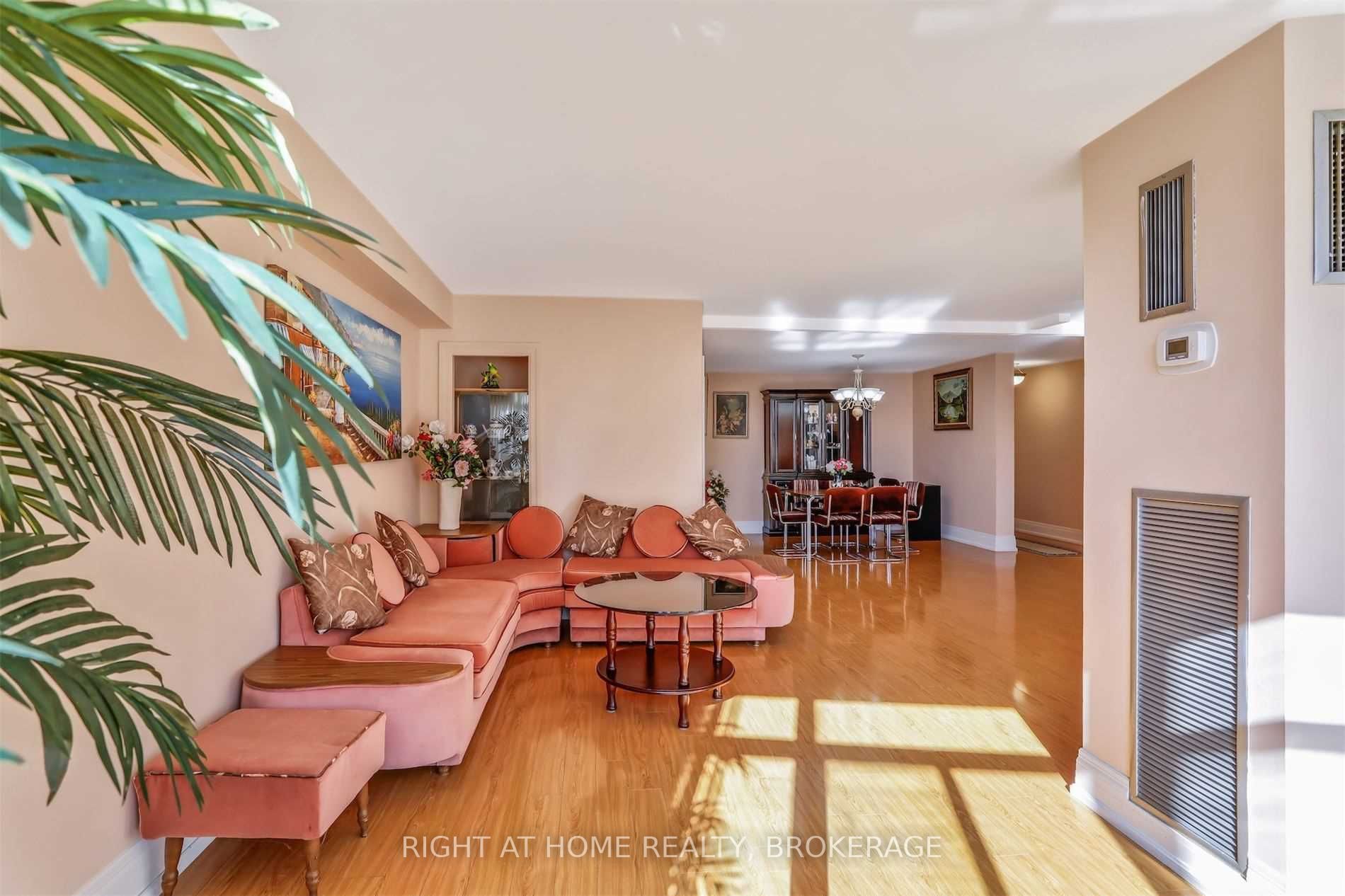 1201 Steeles Ave W, #201