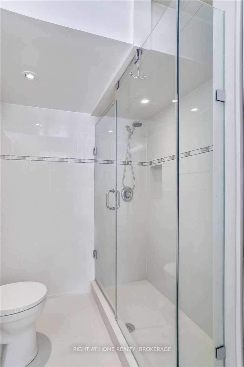 1201 Steeles Ave W, #201