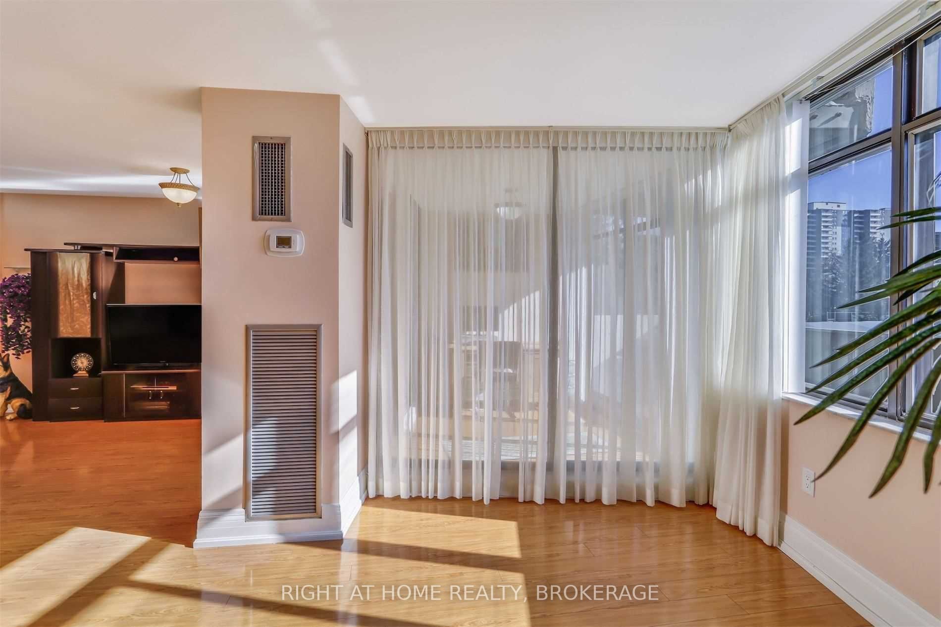 1201 Steeles Ave W, #201