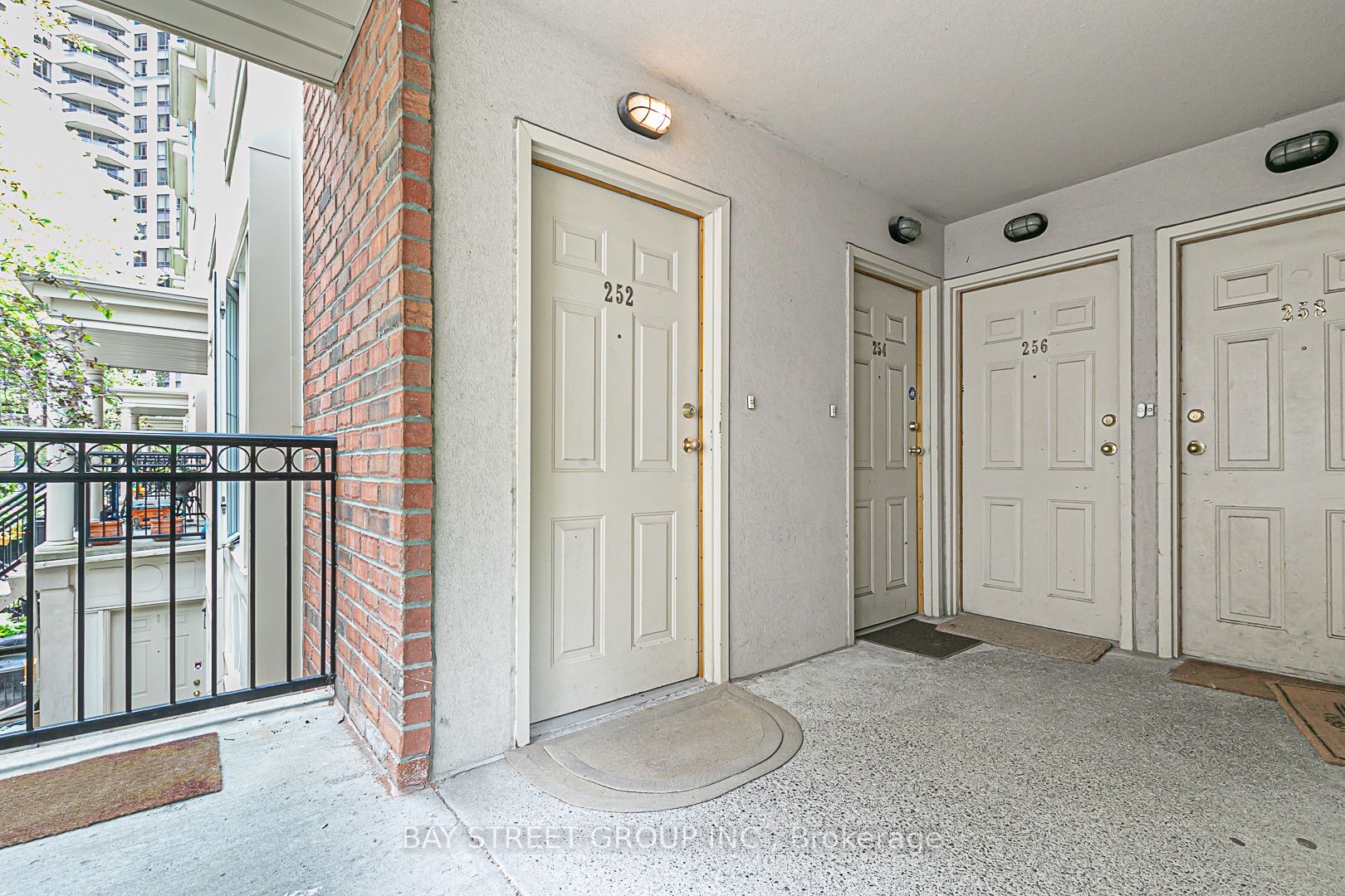 Listing C6043084 - Large Photo # 3