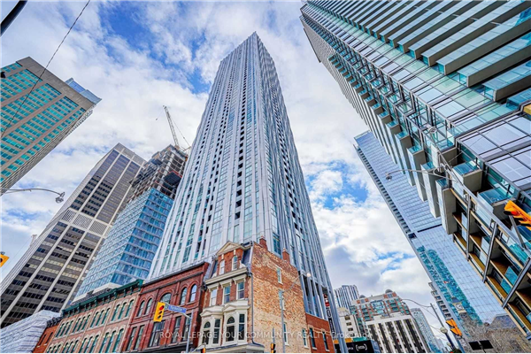 1 Yorkville Ave