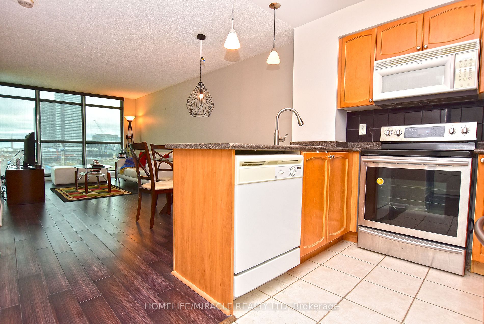 Listing C6044272 - Large Photo # 4