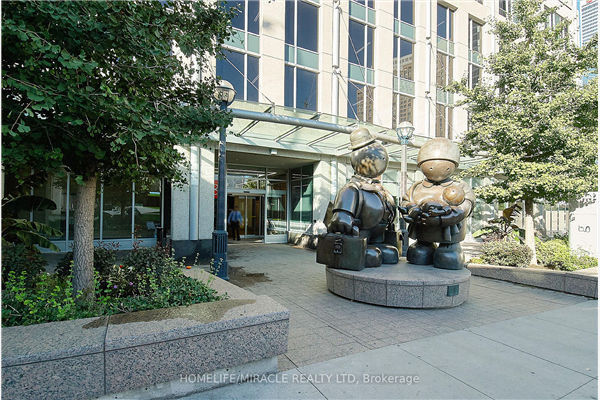 18 Yonge St, Toronto