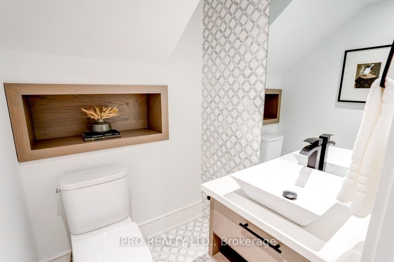 Listing C6044364 - Large Photo # 17