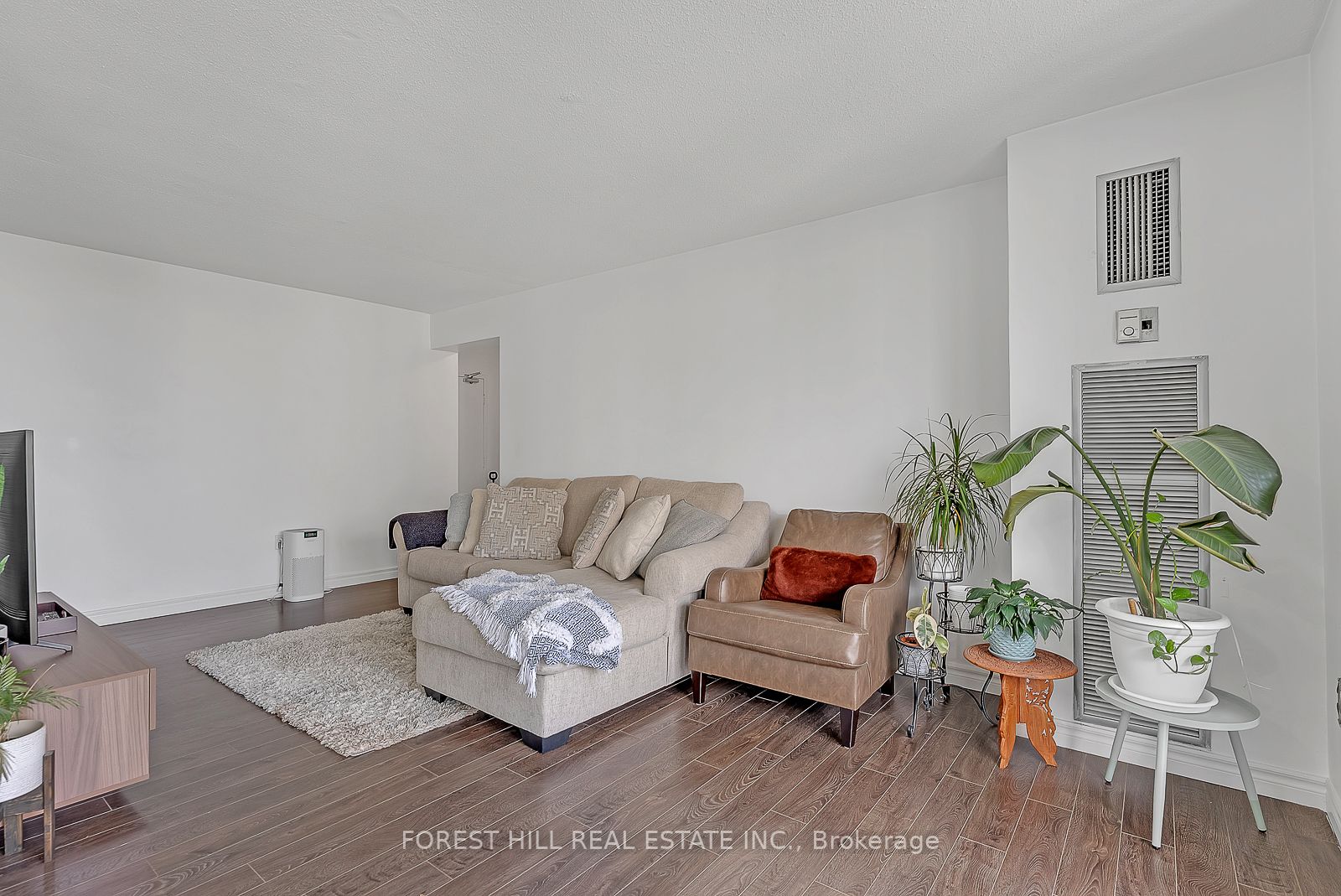 Listing C6044624 - Large Photo # 7