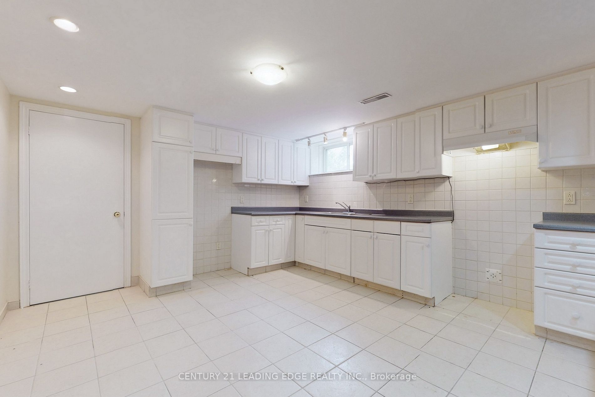 Listing C6044772 - Large Photo # 29