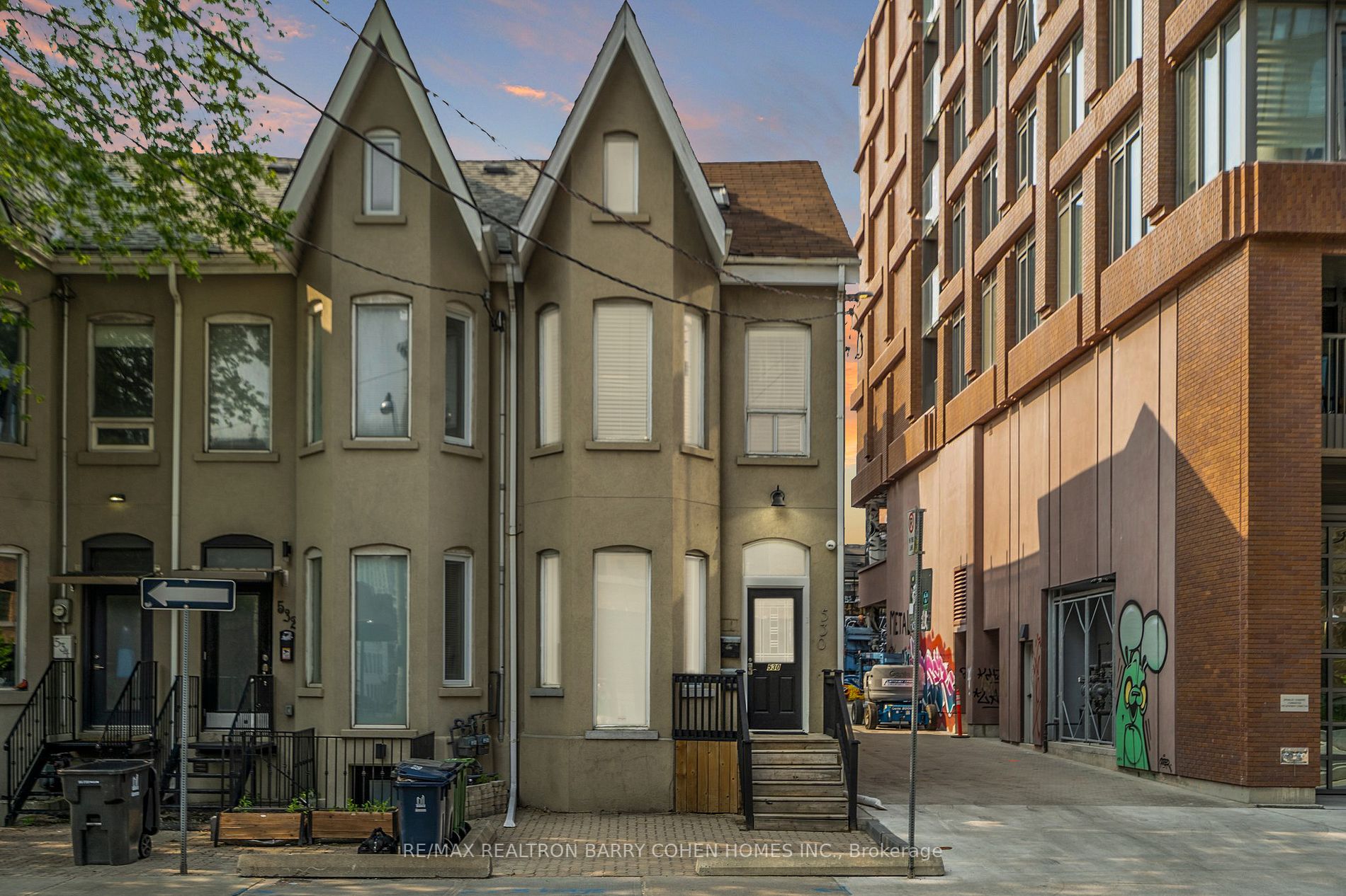 530 Richmond St W