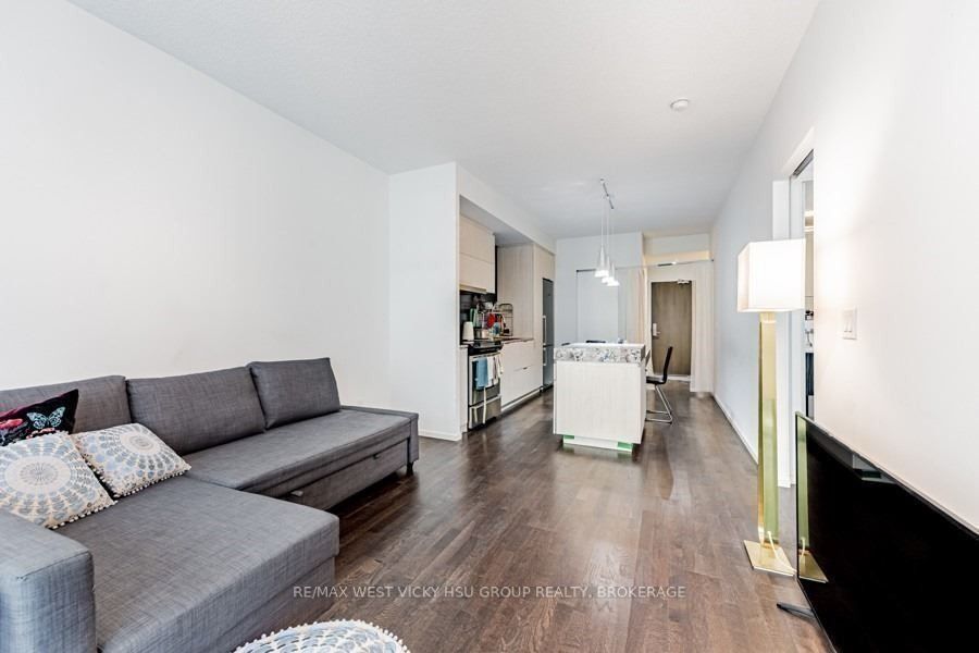 101 Charles St E, #619