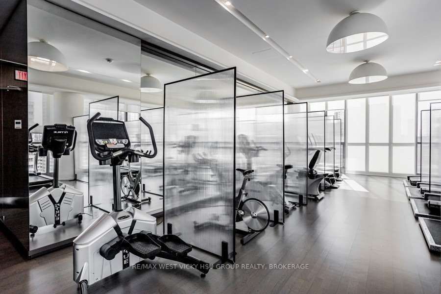101 Charles St E, #619