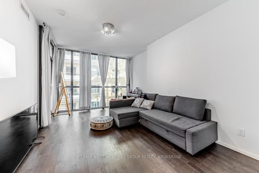 101 Charles St E, #619