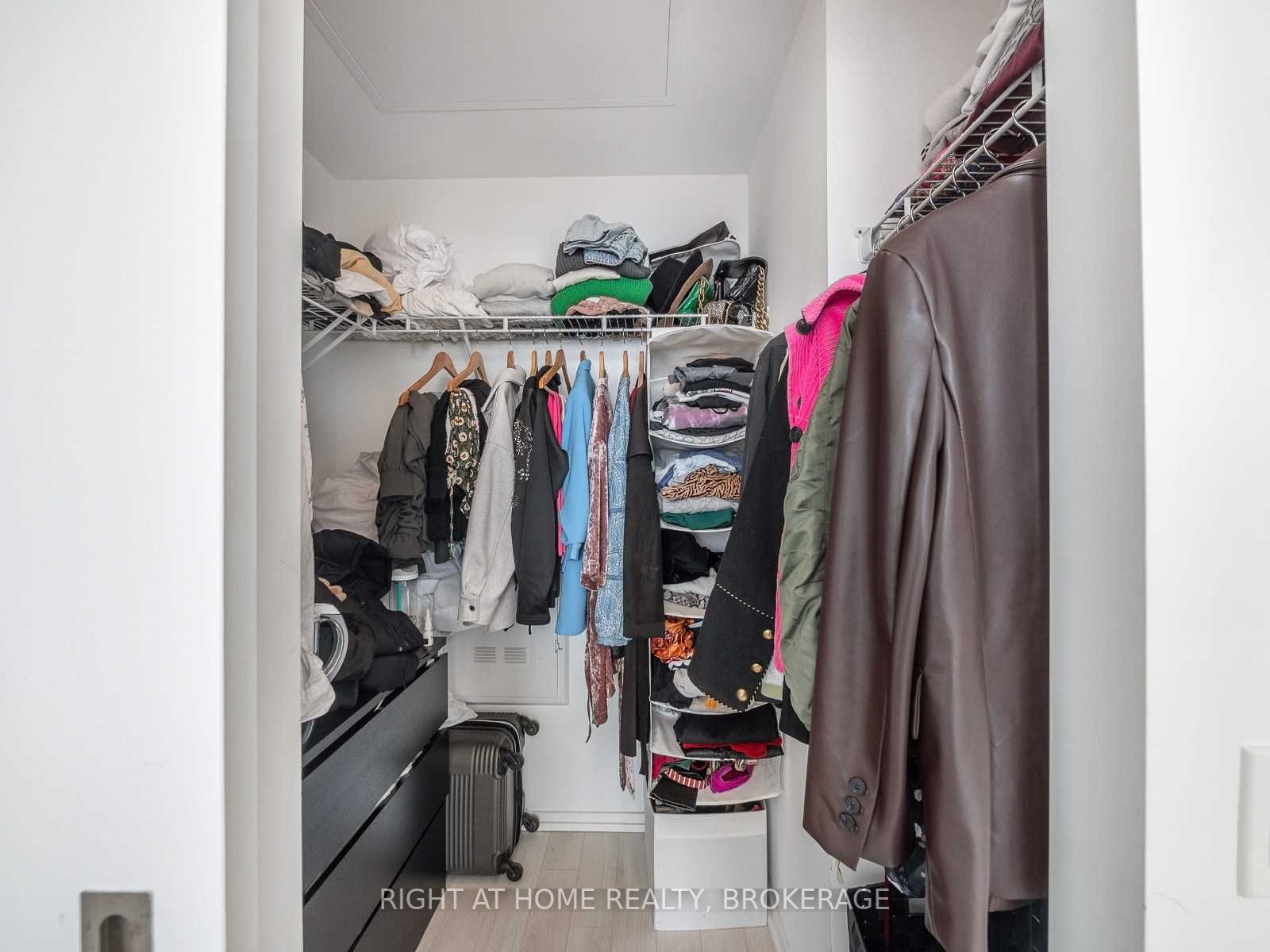 197 Yonge St, #5607