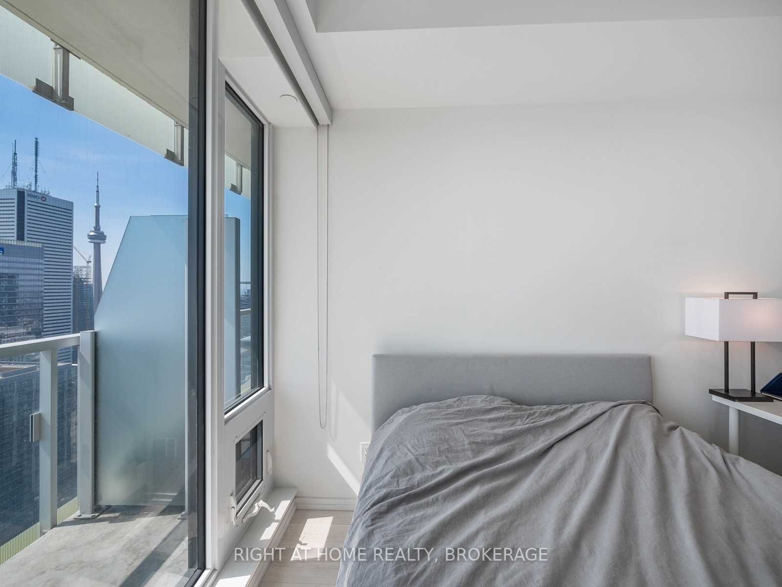 197 Yonge St, #5607
