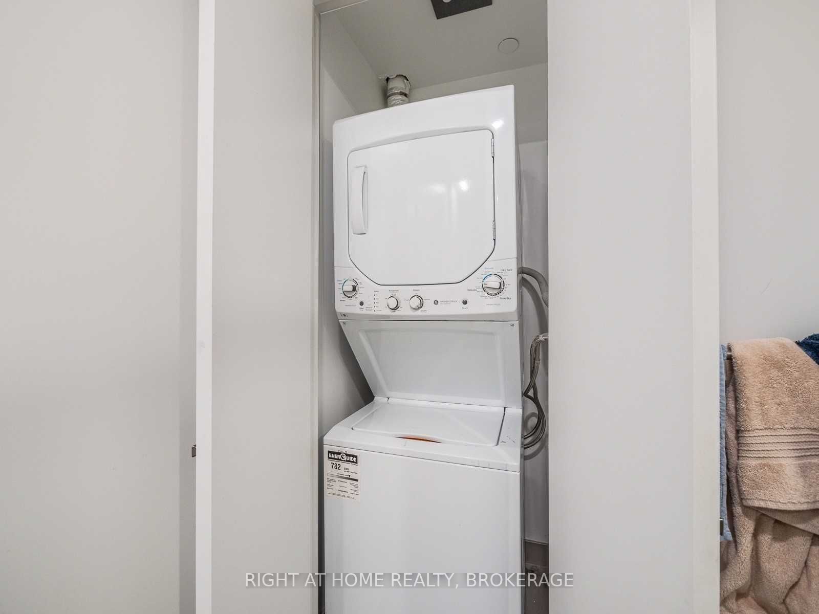 197 Yonge St, #5607
