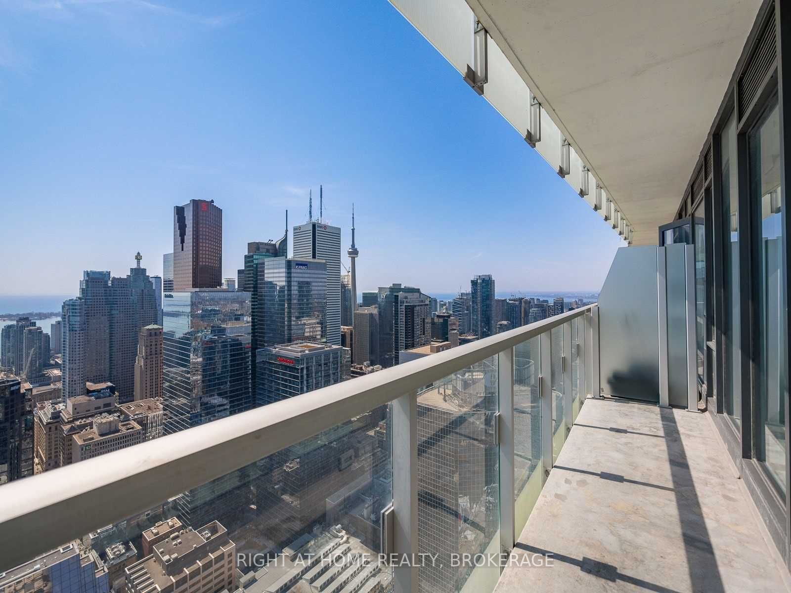 197 Yonge St, #5607